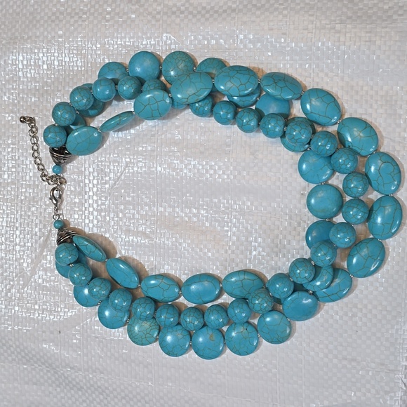 Turquoise Heavy Beaded Necklace - Costume - Picture 3 of 6